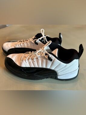 Jordan White and Black Low-Top Leather Sneakers - Men
